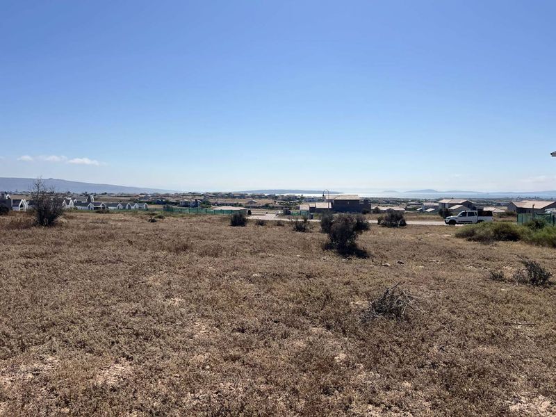 Elevated Lagoon-Views in Lifestyle Estate - Photo 8