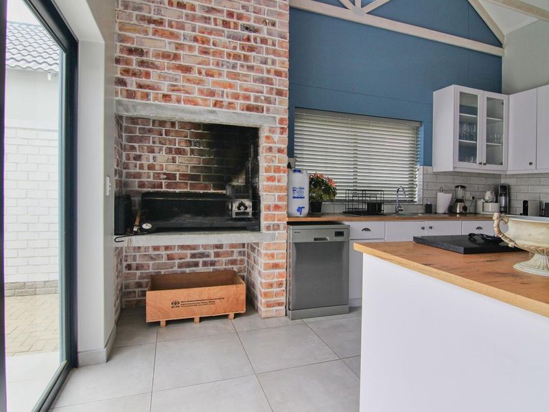 Ext 39, Swakopmund:  BRAND NEW upmarket 2 Bedr Townhouses for sale - Photo 2