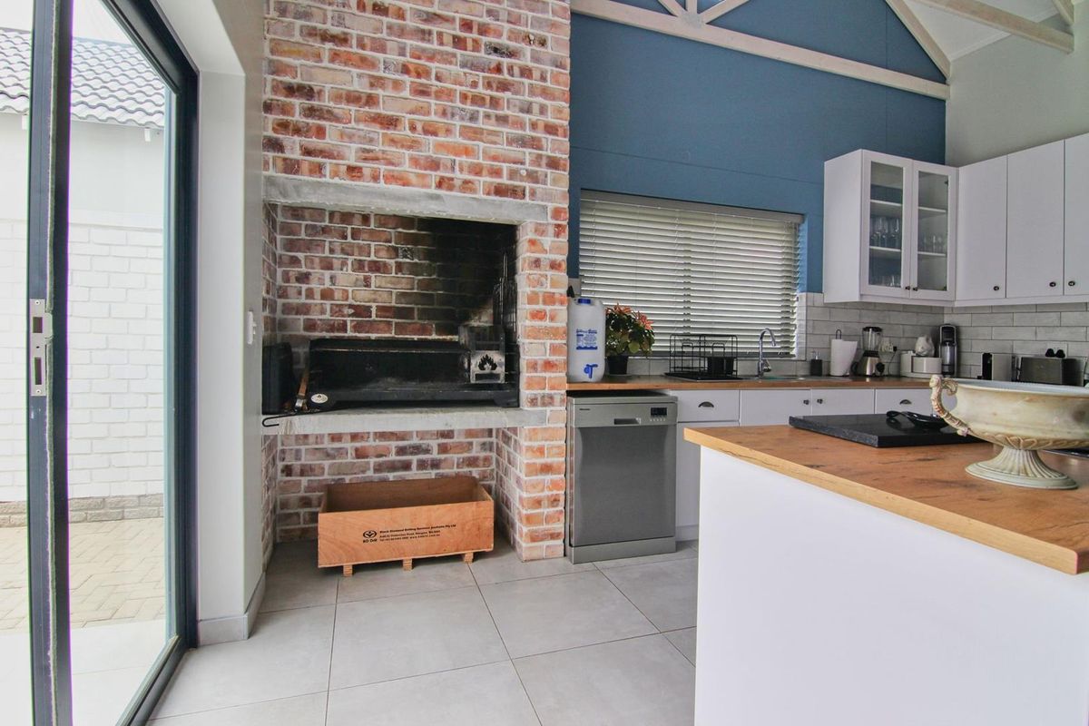 Ext 39, Swakopmund:  BRAND NEW upmarket 2 Bedr Townhouses for sale - Photo 2
