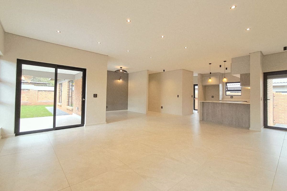 3 Bedroom Cluster in Brackenhurst - Photo 4