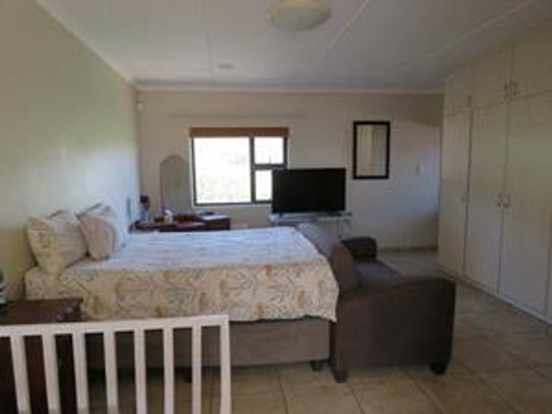 Elevate Your Lifestyle in This Stunning Three-Bedroom Home - Photo 9