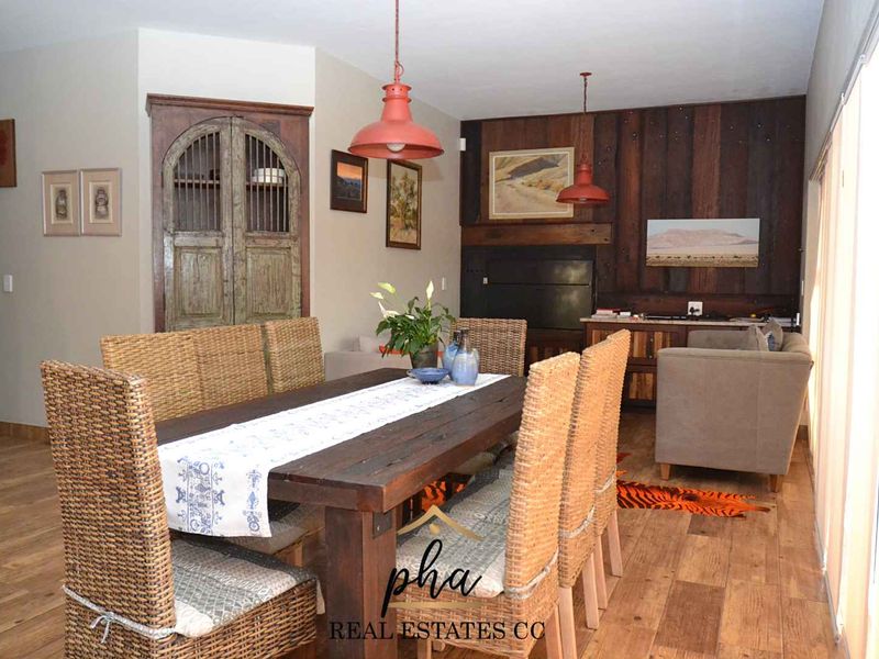 Stunning four bedroom house for sale in Waterfront - Photo 2