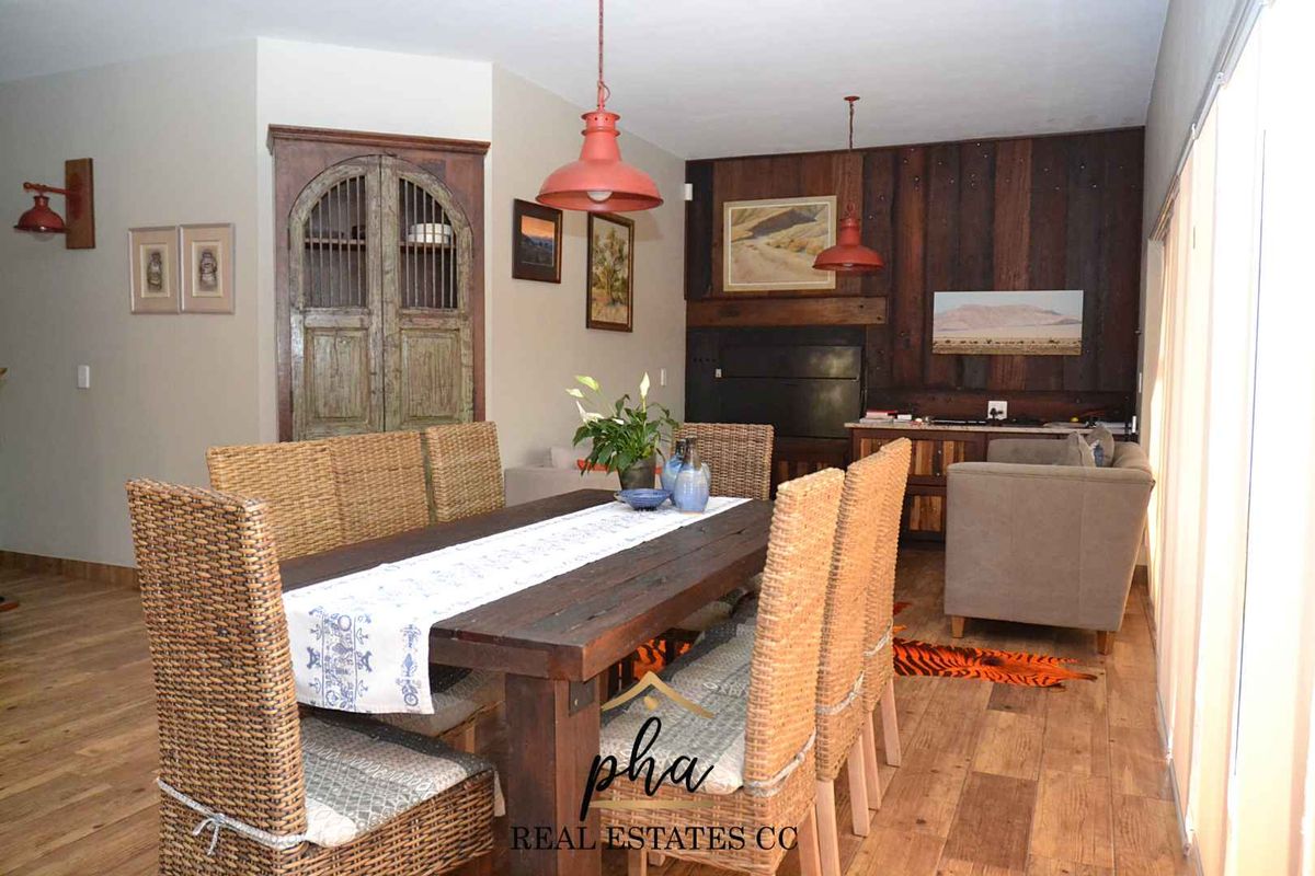 Stunning four bedroom house for sale in Waterfront - Photo 2