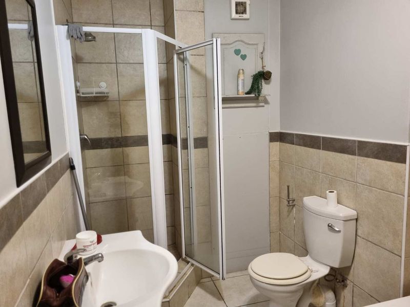 " Luxury & Convenience: See This 1-Bedroom Treasure !!!" - Photo 7