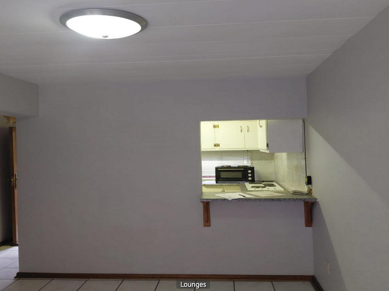 Perfect Starter Home: 2-Bedroom Townhouse in Westdene - Photo 5