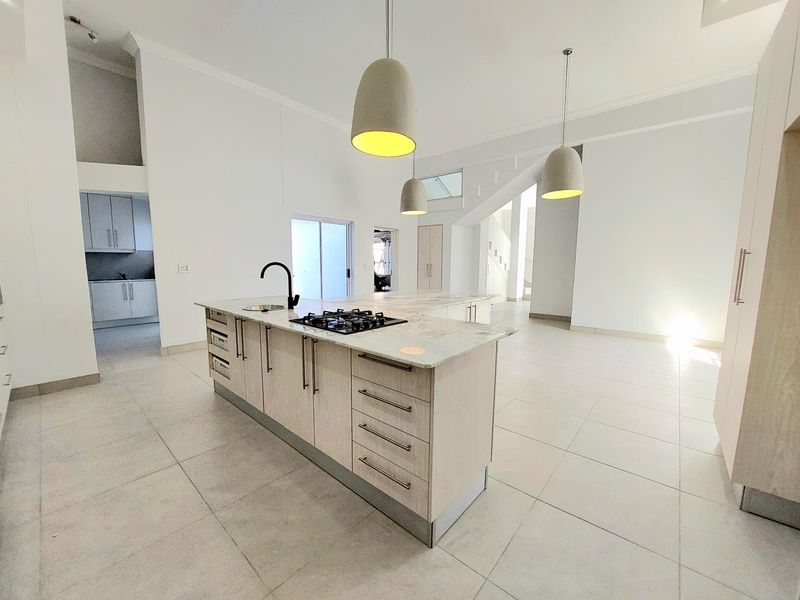 Brand New 5 Bedroom Home - Photo 9