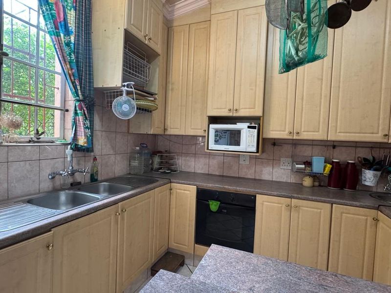 Charming 3-Bedroom Home for Sale - Photo 5