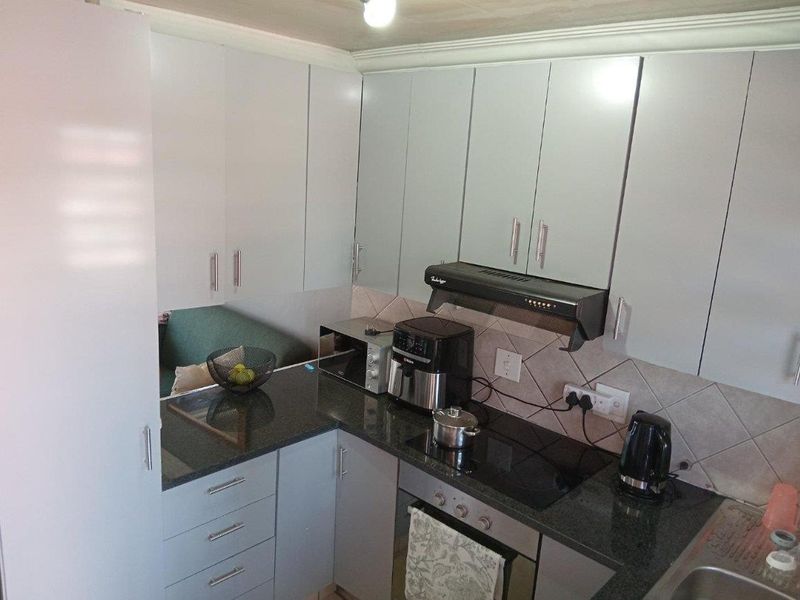 House For Sale in Albemarle Ext 1, Albemarle, Germiston - Photo 4
