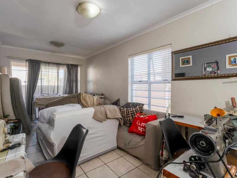 Charming 2-Bedroom Home with Mountain Views in Secure Estatev - Photo 6