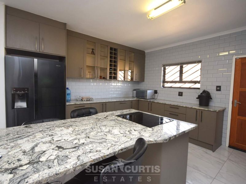 Beautiful Gem - Photo 2