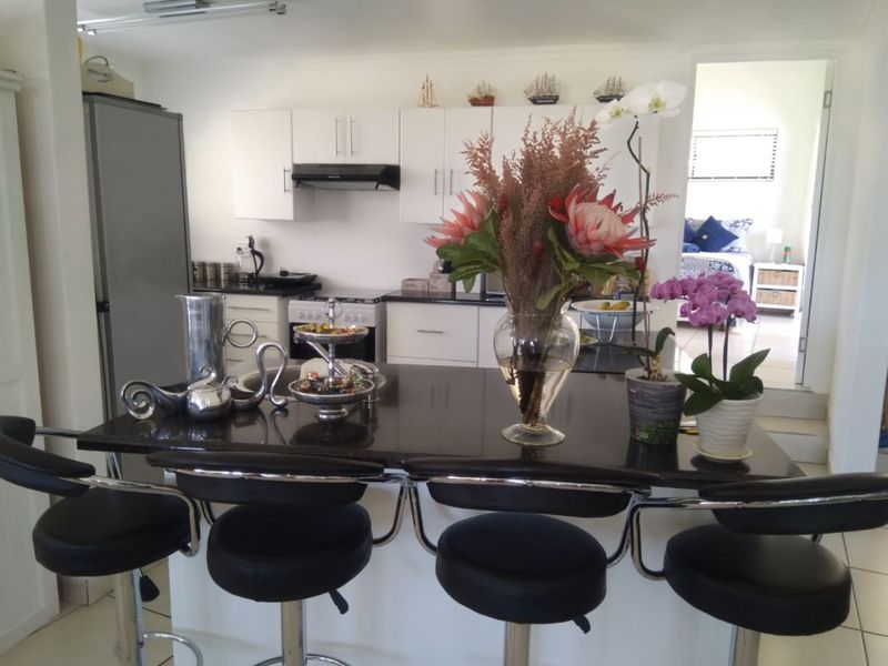 3 BEDROOM DESIGNERS DREAM HOME - Photo 1