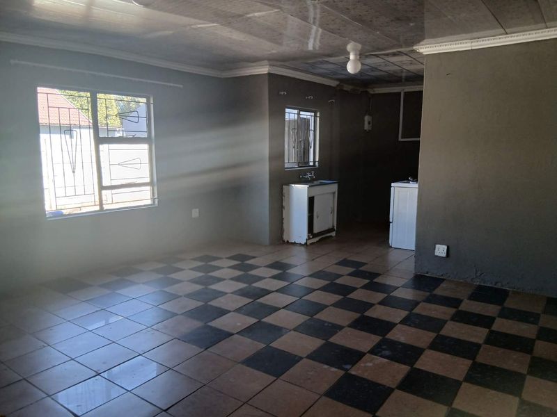 Mayberry Park Bachalor Pad to Rent - Photo 2