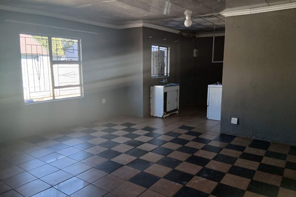 Mayberry Park Bachalor Pad to Rent - Photo 2