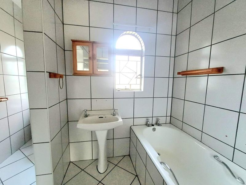 Spacious 4-Bedroom Home  in a Prime Location - Photo 3