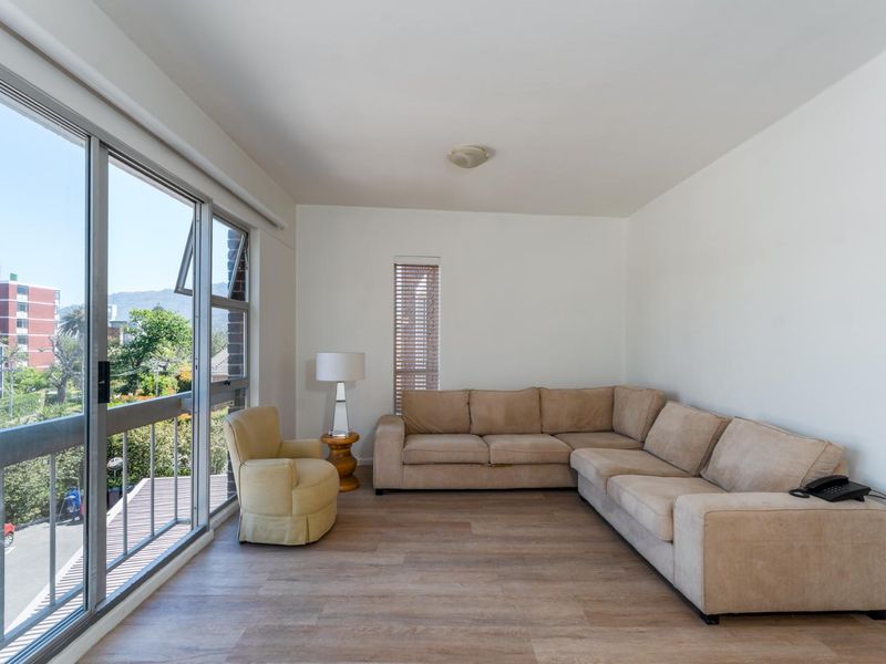 1 Bedroom Apartment with Mountain View - Photo 2