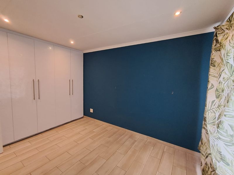 Newly Renovated Apartment for Sale - Photo 7