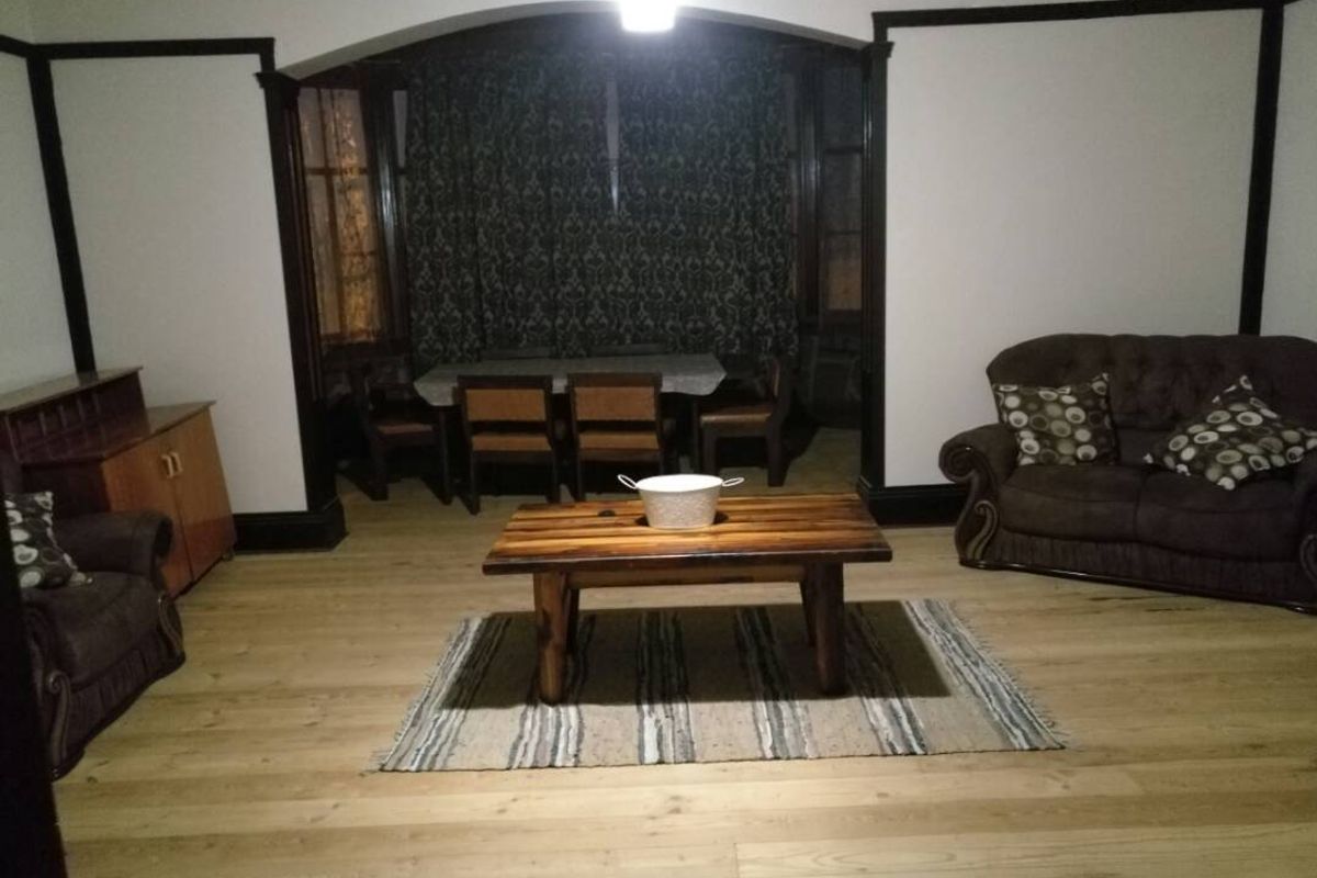 GORGEOUS SEE FRONT HOUSE WITH FLATLETS FOR SALE IN LUDERITZ - Photo 4