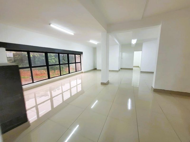 Huge potential awaits you -  Call Centre - Medical rooms, Architects offices, Accounting firms - Photo 6