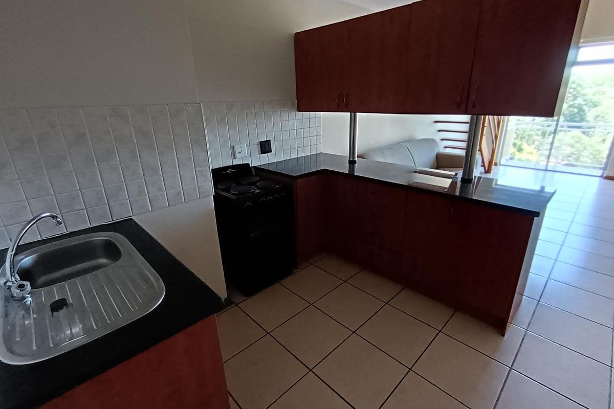 Hillcrest Boulevard II, 1 bedroom loft to rent - Photo 3