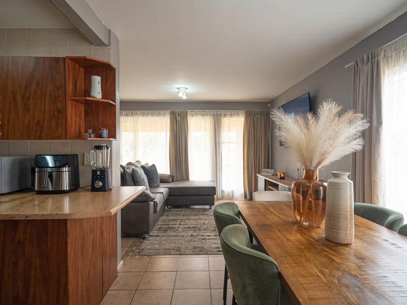 Family Home with Space in Ruimsig - Photo 6
