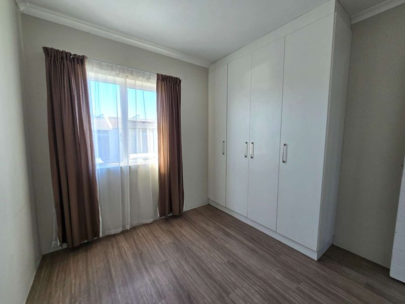 Cosy 2-Bedroom Duplex Apartment in the Beautiful The Oaks Complex - Photo 10