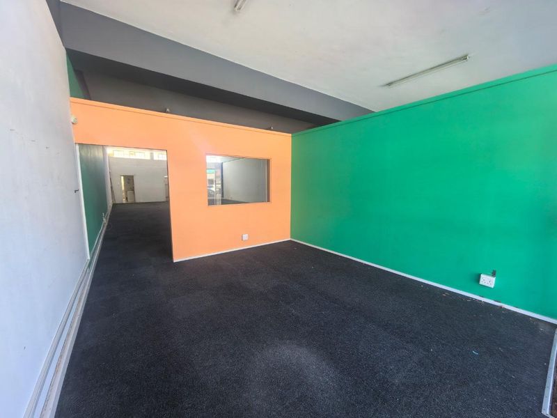 Ready for Business: Secure Your Spot on Westbourne - Photo 9