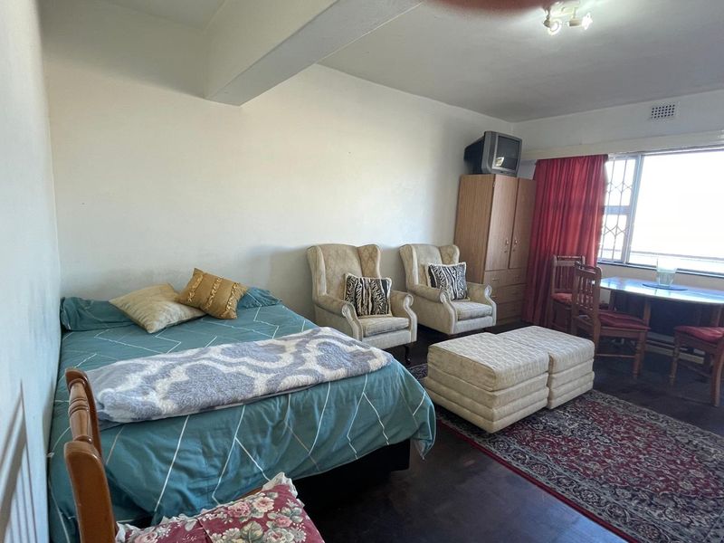 1 Bedroom Apartment in secure complex - Photo 6