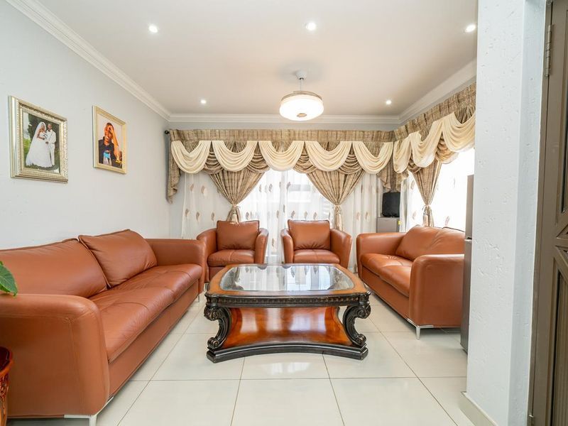 4 bedroom home for sale in helderwyk estate - Photo 9