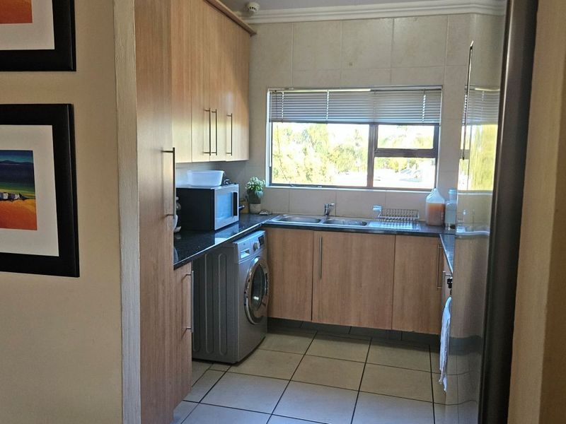 3 bedroom Apartment in Morningside - Photo 3