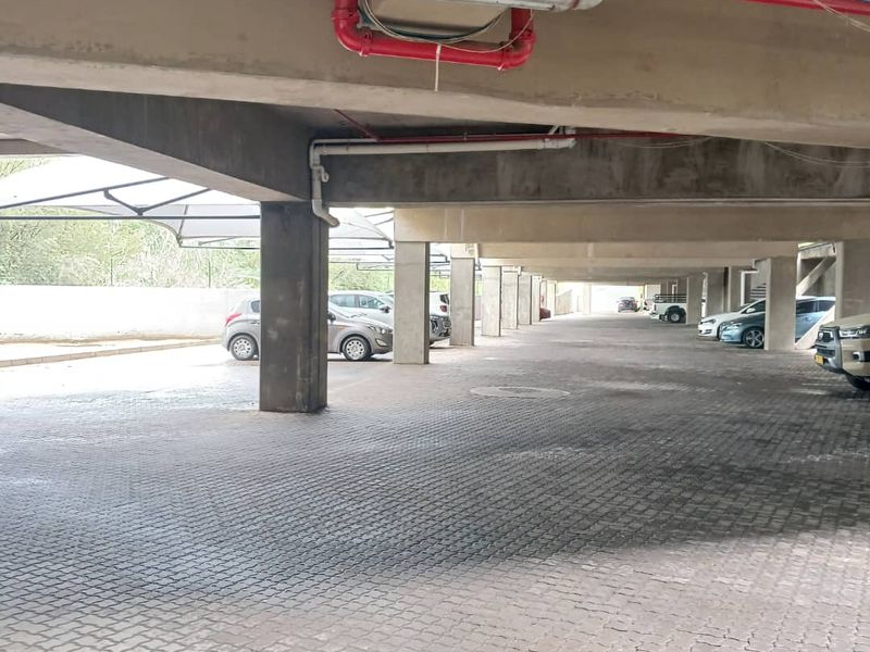 Invest Smartly: Riverport Corner Apartment Awaits! - Photo 9