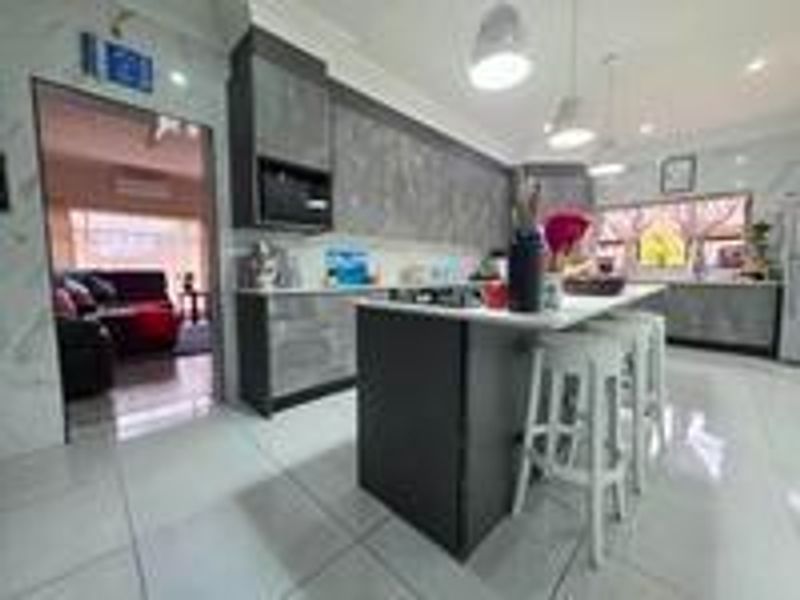 SUPERB FAMILY HOME OFFERING EASY LIVING IN NEW REDRUTH - Photo 6