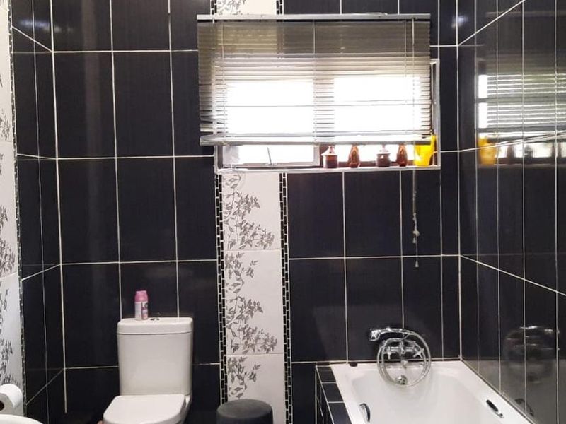 Auasblick- For Sale- N$5 500 000 - Photo 10