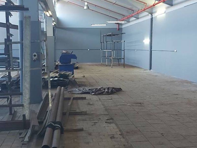 Manufacturing facility to let in North End. - Photo 8