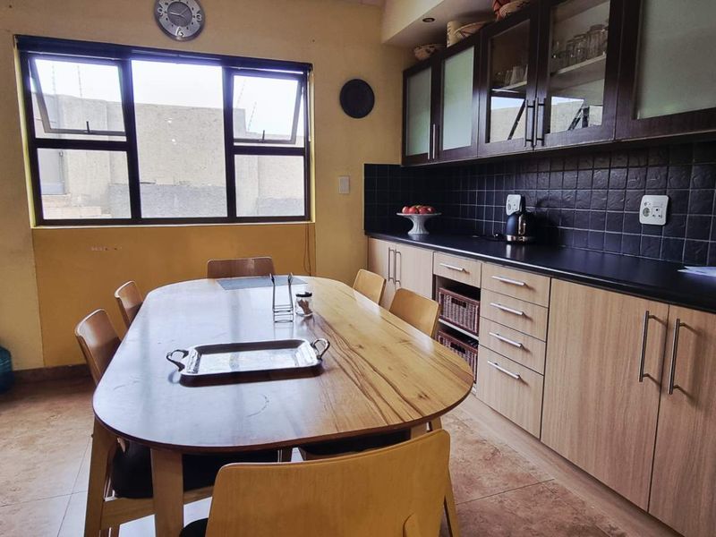 Dorado park 4 bedroom house with pool - Photo 3