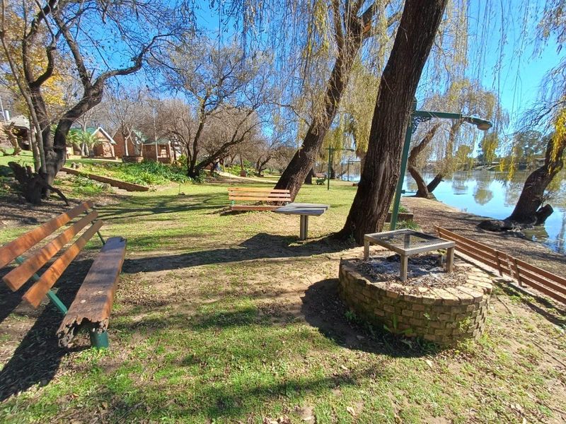 Exceptional 2.1 Hectare Waterfront Estate on the Vaal River. - Photo 3