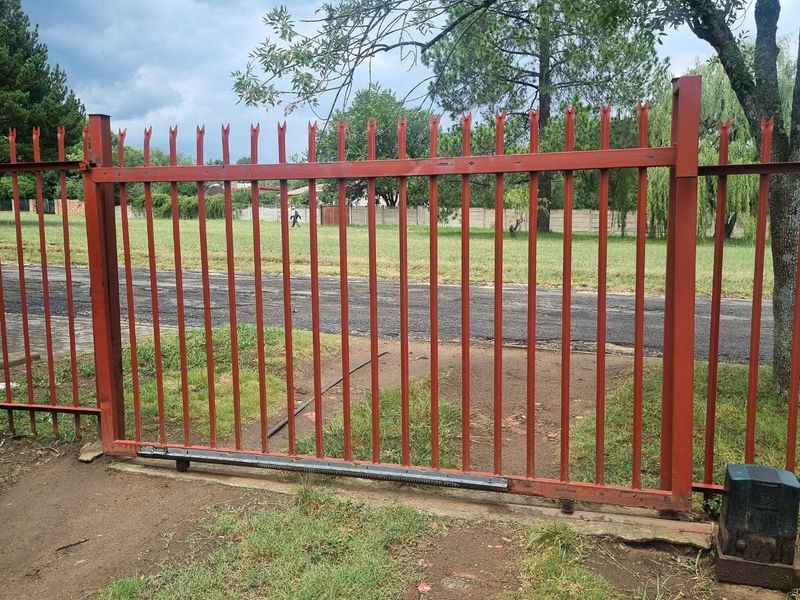 Invest Smart in Bethlehem: Spacious 4-Bedroom Opportunity! - Photo 9