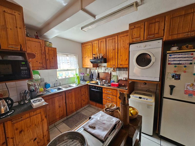 Step into this cozy and well-positioned 3-bedroom apartment, offering a comfortable lifestyle with practical features throughout! - Photo 3