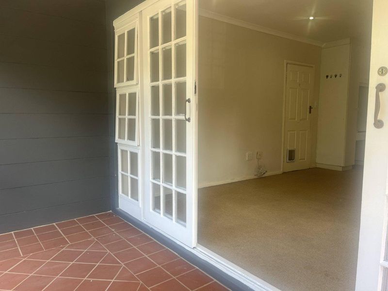 Charming Studio Apartment in Kloof - Photo 8