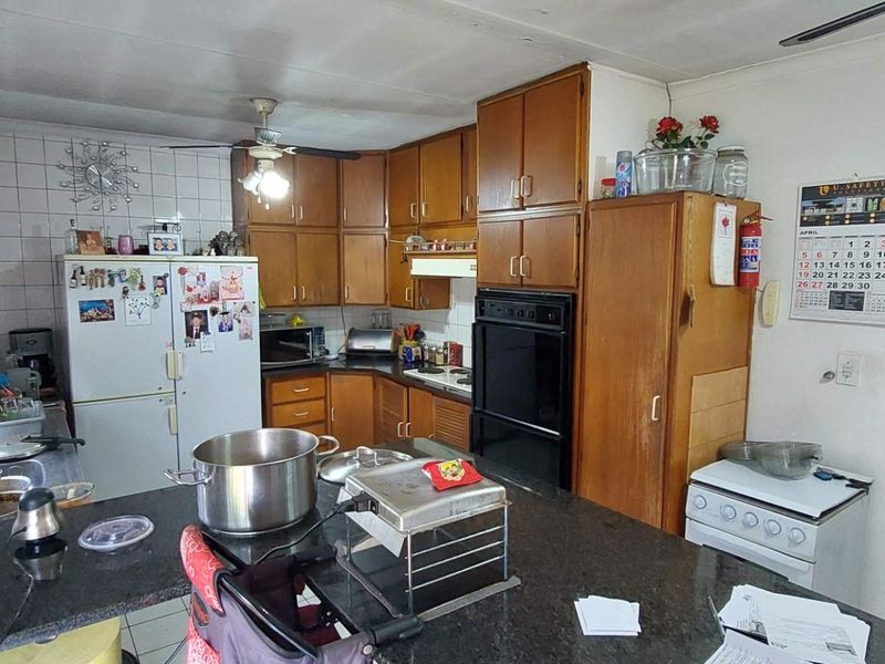 Entertainers Home Requiring TLC - Photo 7
