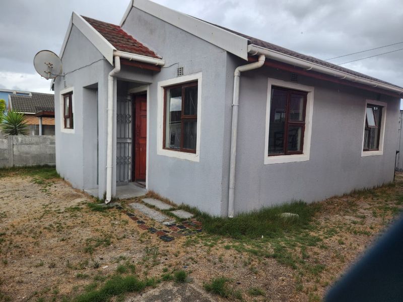 Charming Two-Bedroom House for Sale in Litha Park, Khayelitsha - Photo 3