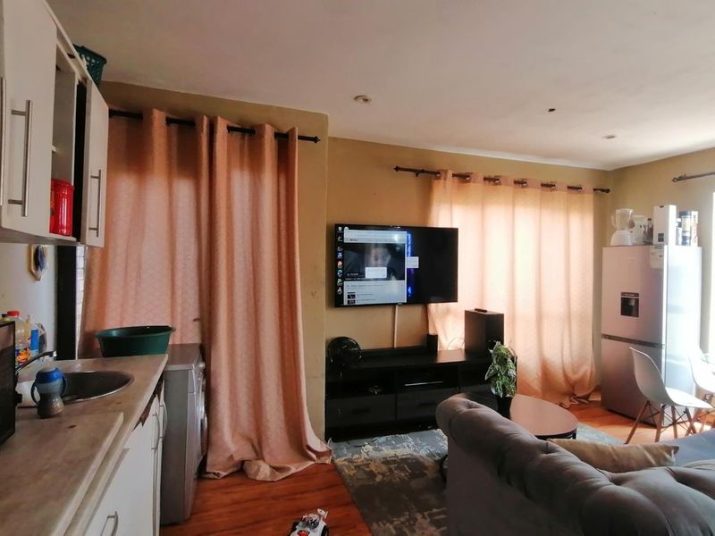 5 Bedroom House for Sale Cosmo City - Photo 6