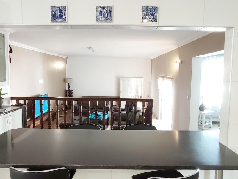 SECURE AND PRIVATE LIVING! - Photo 9