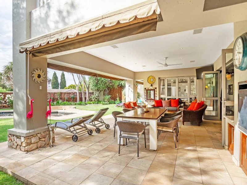 PERFECT HOME FOR THE AVID ENTERTAINER - Photo 10