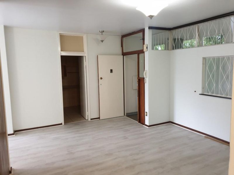 2 BEDROOM APARTMENT TO RENT IN BENMORE - Photo 5