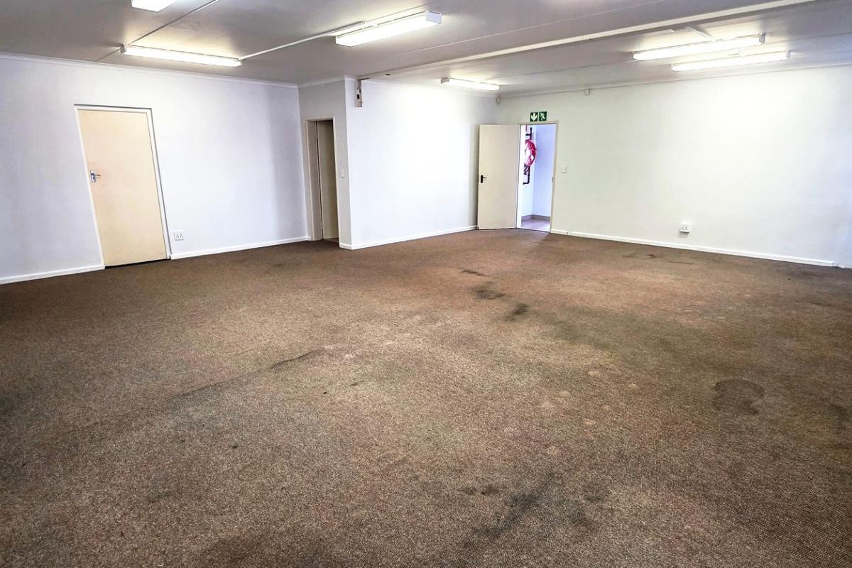 Ground Floor Office in Westlake Business Park - Photo 2