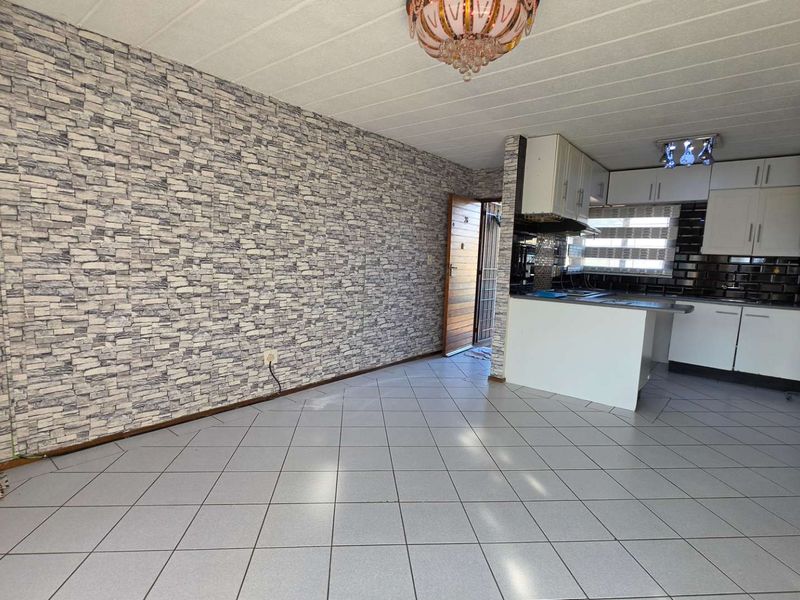 2 Bedroom Townhouse for Sale in Glenvista - Photo 3