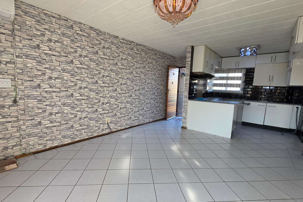 2 Bedroom Townhouse for Sale in Glenvista - Photo 3