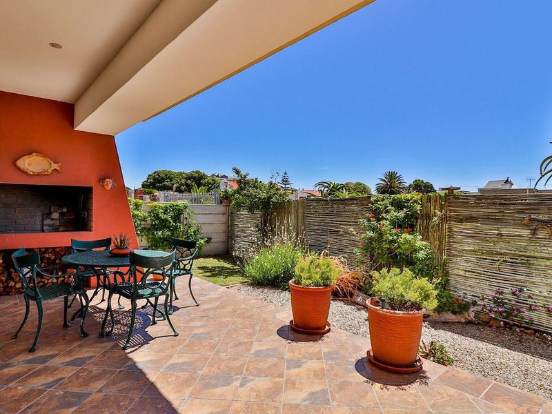 A Notable Investment - 6 Bedroom Double-story Home in De Kelders - Photo 7