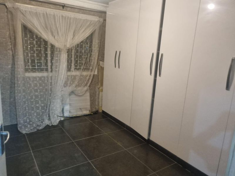 Fully renovated and ready to enjoy ... - Photo 3