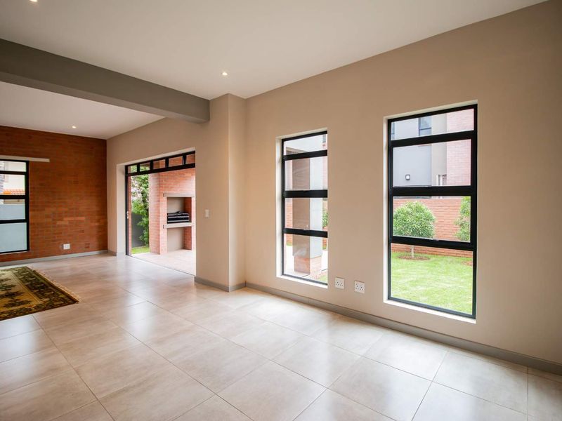 3 Bedroom Modern Home with Solar in Secure Complex - Photo 6